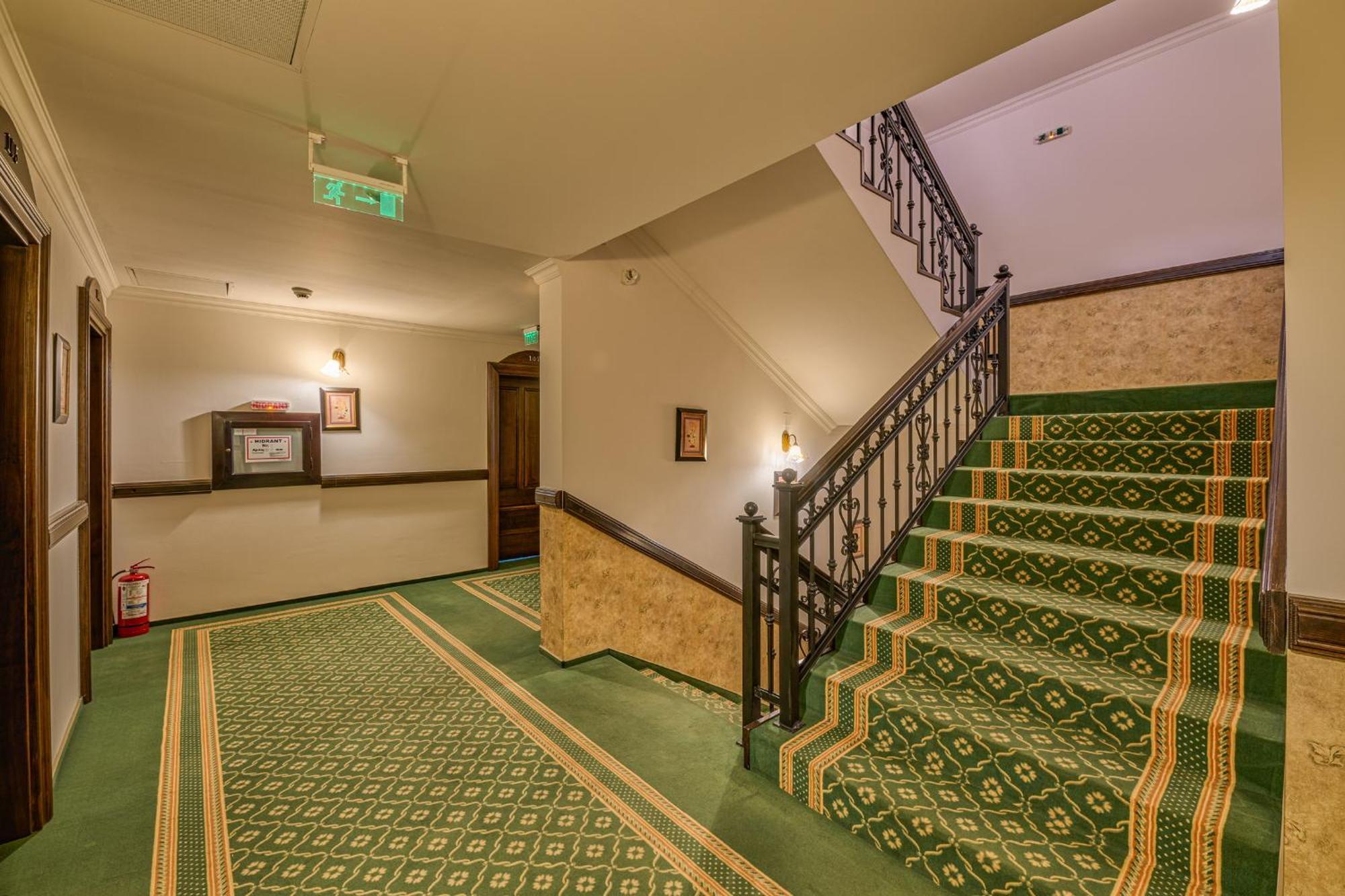 Hotel Classico Timisoara Luaran gambar