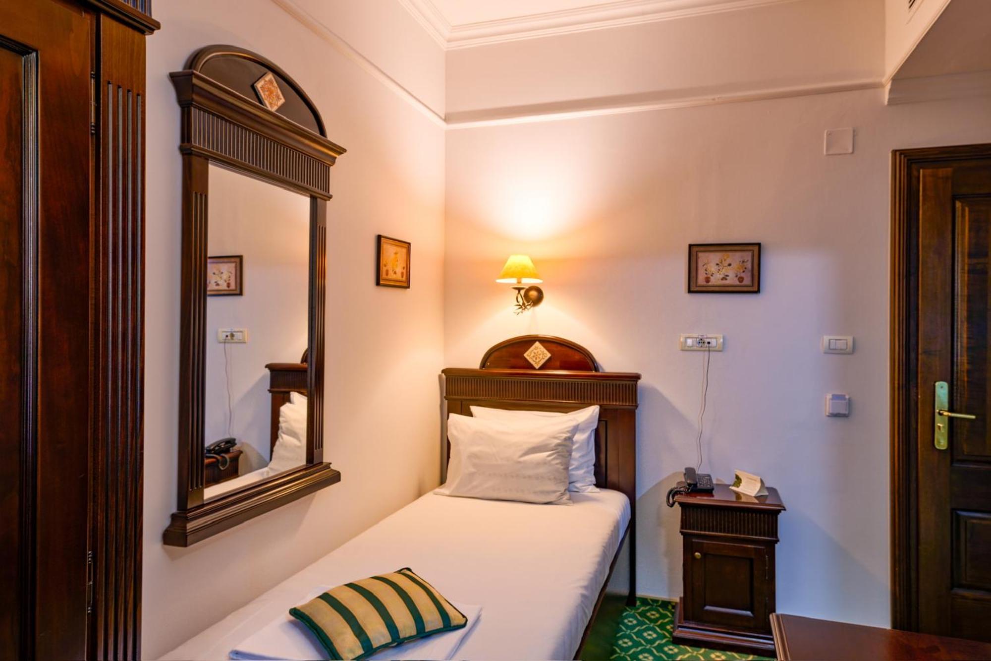 Hotel Classico Timisoara Luaran gambar