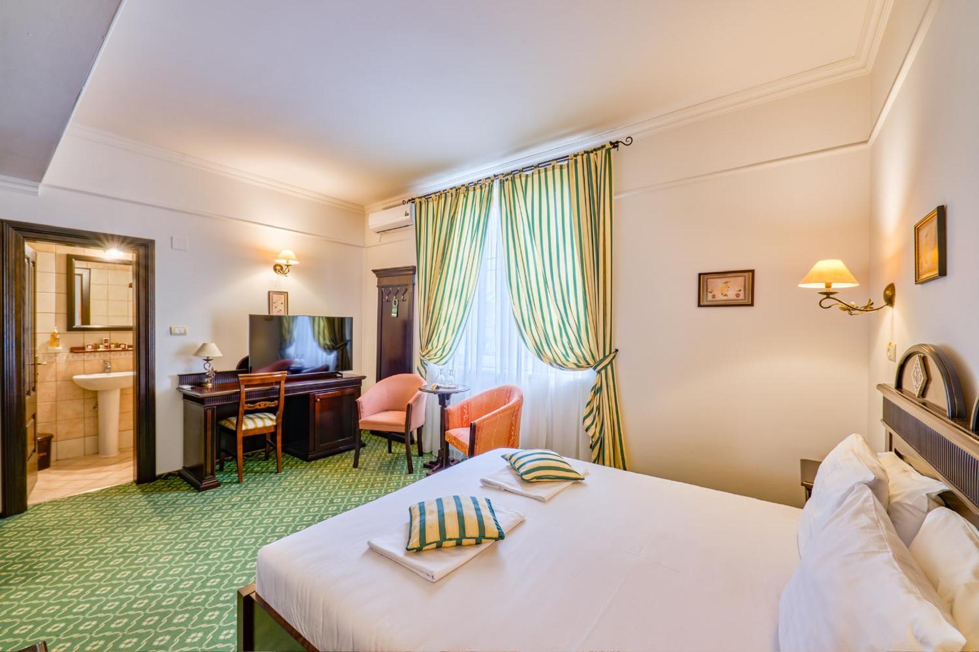 Hotel Classico Timisoara Luaran gambar